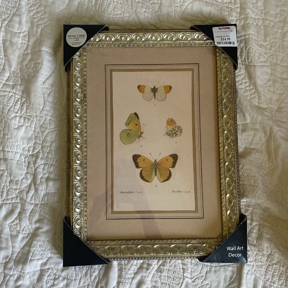 Gold accent wall decor